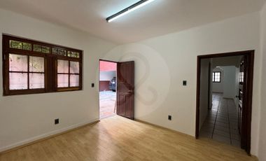 Casa uso de suelo en renta en Del Valle Centro