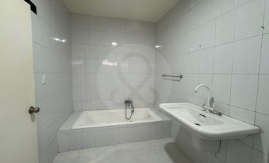 Casa uso de suelo en renta en Del Valle Centro