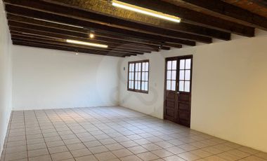 Casa uso de suelo en renta en Del Valle Centro