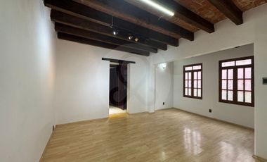 Casa uso de suelo en renta en Del Valle Centro