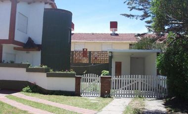 Casa en venta - 2 Dormitorios 2 Baños - 174mts2 - Mar del Tuyu