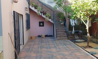 Casa en venta - 4 Dormitorios 4 Baños - 214Mts2 - Caseros