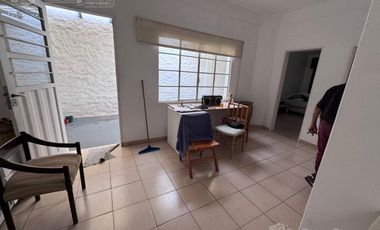 VENTA Casa con Galpón y Parque J. L. Suarez 2500 - Mataderos