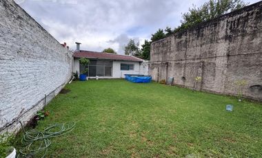 VENTA Casa con Galpón y Parque J. L. Suarez 2500 - Mataderos