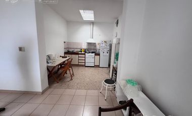 VENTA Casa con Galpón y Parque J. L. Suarez 2500 - Mataderos