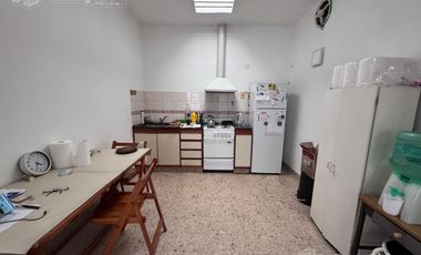 VENTA Casa con Galpón y Parque J. L. Suarez 2500 - Mataderos