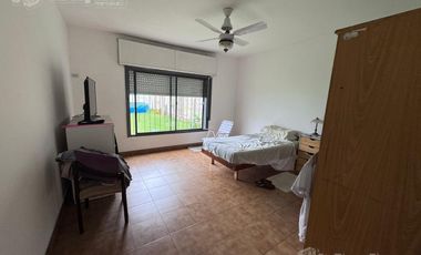 VENTA Casa con Galpón y Parque J. L. Suarez 2500 - Mataderos