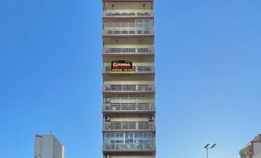 IMPECABLE DEPTO. 3 AMBIENTES EN 8VO PISO AL FRENTE BALCON CORRIDO FRENTE A ESTACION R.ESCALADA