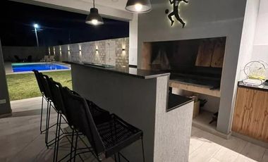 Casa en venta - 1 Dormitorio 3 Baños - 740Mts2 - General Rodríguez