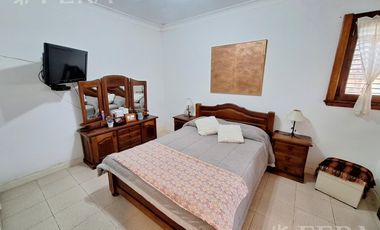 Venta casa de 2 ambientes con patio y quincho en Wilde