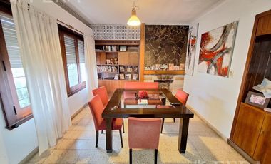 Venta casa de 2 ambientes con patio y quincho en Wilde
