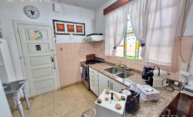 Venta casa de 2 ambientes con patio y quincho en Wilde