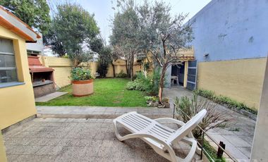 Venta casa de 2 ambientes con patio y quincho en Wilde