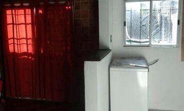 Casa en venta - 2 Dormitorios 1 Baño - Cocheras - 210Mts2 - Caseros