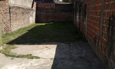 Casa en venta - 2 Dormitorios 1 Baño - Cocheras - 210Mts2 - Caseros