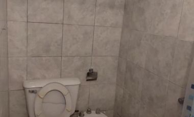 Casa en venta - 2 Dormitorios 1 Baño - Cocheras - 210Mts2 - Caseros