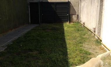 Casa en venta - 2 Dormitorios 1 Baño - Cocheras - 210Mts2 - Caseros