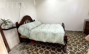 Venta PH 3 ambientes con patio en Bernal Oeste