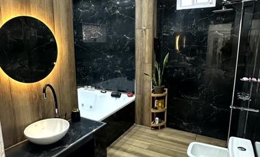 Venta PH 3 ambientes con patio en Bernal Oeste