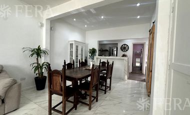 Venta PH 3 ambientes con patio en Bernal Oeste