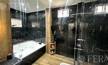 Venta PH 3 ambientes con patio en Bernal Oeste