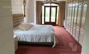 Alquiler Casa de 4 Ambientes con Pileta - Club de Campo Abril