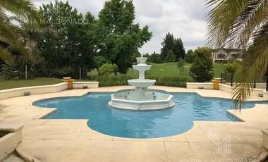 Alquiler Casa de 4 Ambientes con Pileta - Club de Campo Abril