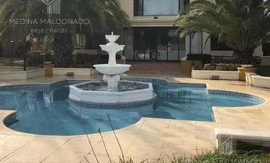 Alquiler Casa de 4 Ambientes con Pileta - Club de Campo Abril