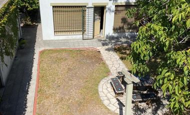 Casa tipo Americana 3 dormitorios cochera y parque!