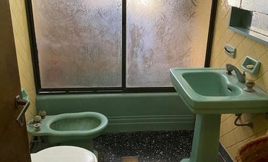 Casa tipo Americana 3 dormitorios cochera y parque!