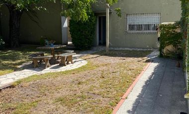 Casa tipo Americana 3 dormitorios cochera y parque!