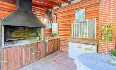 Casa en venta - 3 Dormitorios 2 Baños - Local - 4662Mts2 - Ensenada