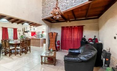 Casa en venta - 3 Dormitorios 2 Baños - Local - 4662Mts2 - Ensenada