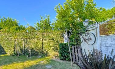 Casa en venta - 3 Dormitorios 2 Baños - Local - 4662Mts2 - Ensenada