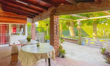 Casa en venta - 3 Dormitorios 2 Baños - Local - 4662Mts2 - Ensenada