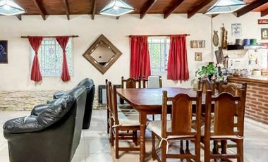 Casa en venta - 3 Dormitorios 2 Baños - Local - 4662Mts2 - Ensenada