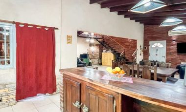 Casa en venta - 3 Dormitorios 2 Baños - Local - 4662Mts2 - Ensenada