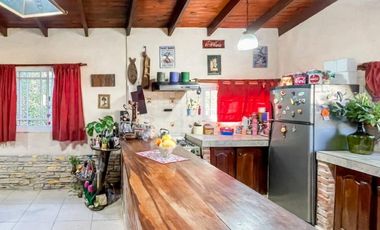 Casa en venta - 3 Dormitorios 2 Baños - Local - 4662Mts2 - Ensenada