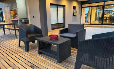 Casa en venta - 4 Dormitorios 4 Baños - 1.010Mts2 - Pinamar