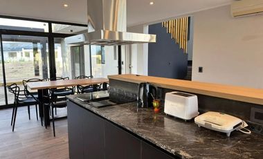 Casa en venta - 4 Dormitorios 4 Baños - 1.010Mts2 - Pinamar