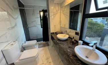 Casa en venta - 4 Dormitorios 4 Baños - 1.010Mts2 - Pinamar