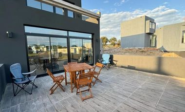 Casa en venta - 4 Dormitorios 4 Baños - 1.010Mts2 - Pinamar