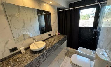 Casa en venta - 4 Dormitorios 4 Baños - 1.010Mts2 - Pinamar