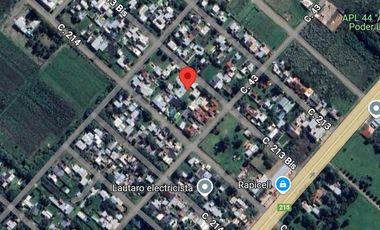 Casa en venta . 2 Dormitorios 1 Baño - Cochera - 260Mts2 - Lisandro Olmos