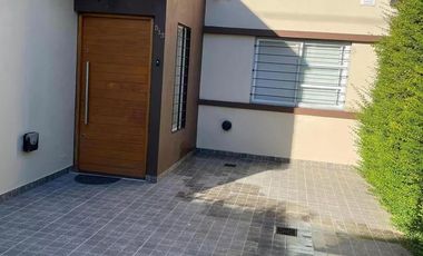 Casa en venta . 2 Dormitorios 1 Baño - Cochera - 260Mts2 - Lisandro Olmos