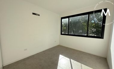 Triplex en alquiler de 4 ambientes con cochera - San Martin