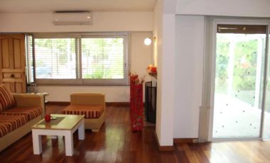 Casa en venta - 3 Dormitorios 3 Baños - Cochera - 435Mts2 - Adrogue