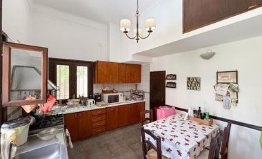 Venta | Casa 5 Ambientes con Patio y Playroom en Acassuso Centro