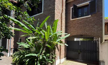 Venta | Casa 5 Ambientes con Patio y Playroom en Acassuso Centro