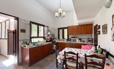 Venta | Casa 5 Ambientes con Patio y Playroom en Acassuso Centro